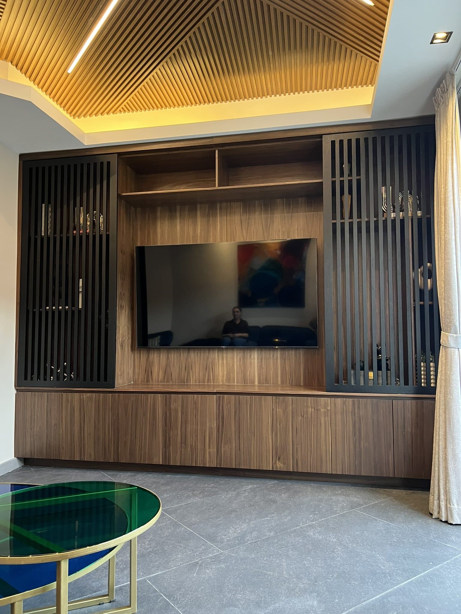 Mueble de TV 28 a medida por Molbani