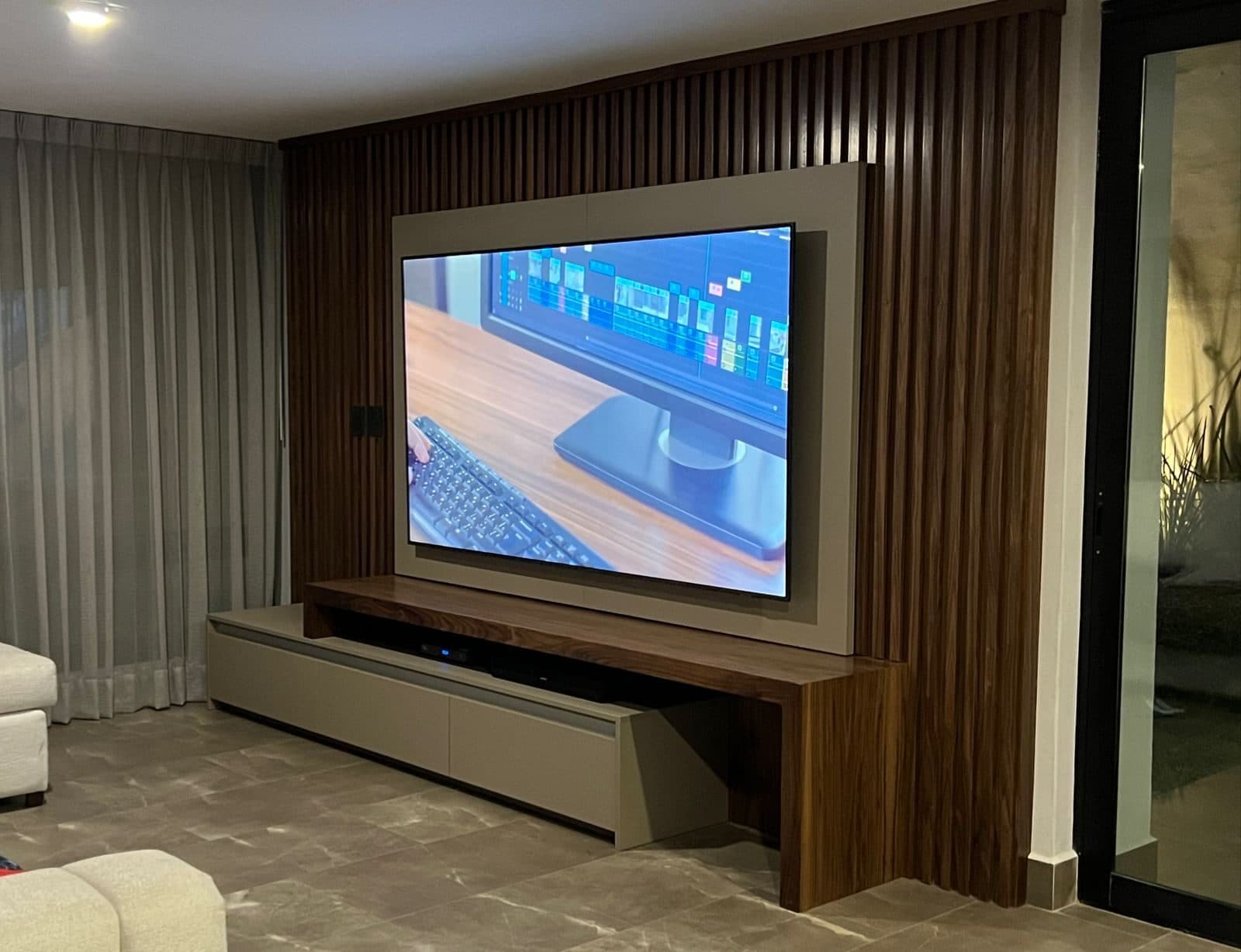 Mueble de TV 31 a medida por Molbani