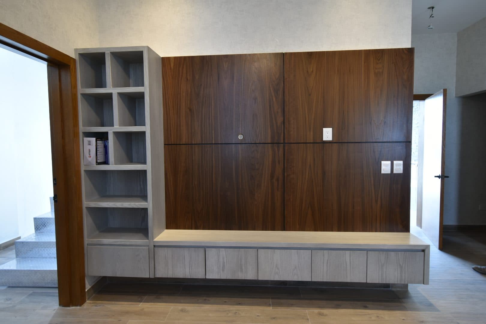 Mueble de TV 42 a medida por Molbani
